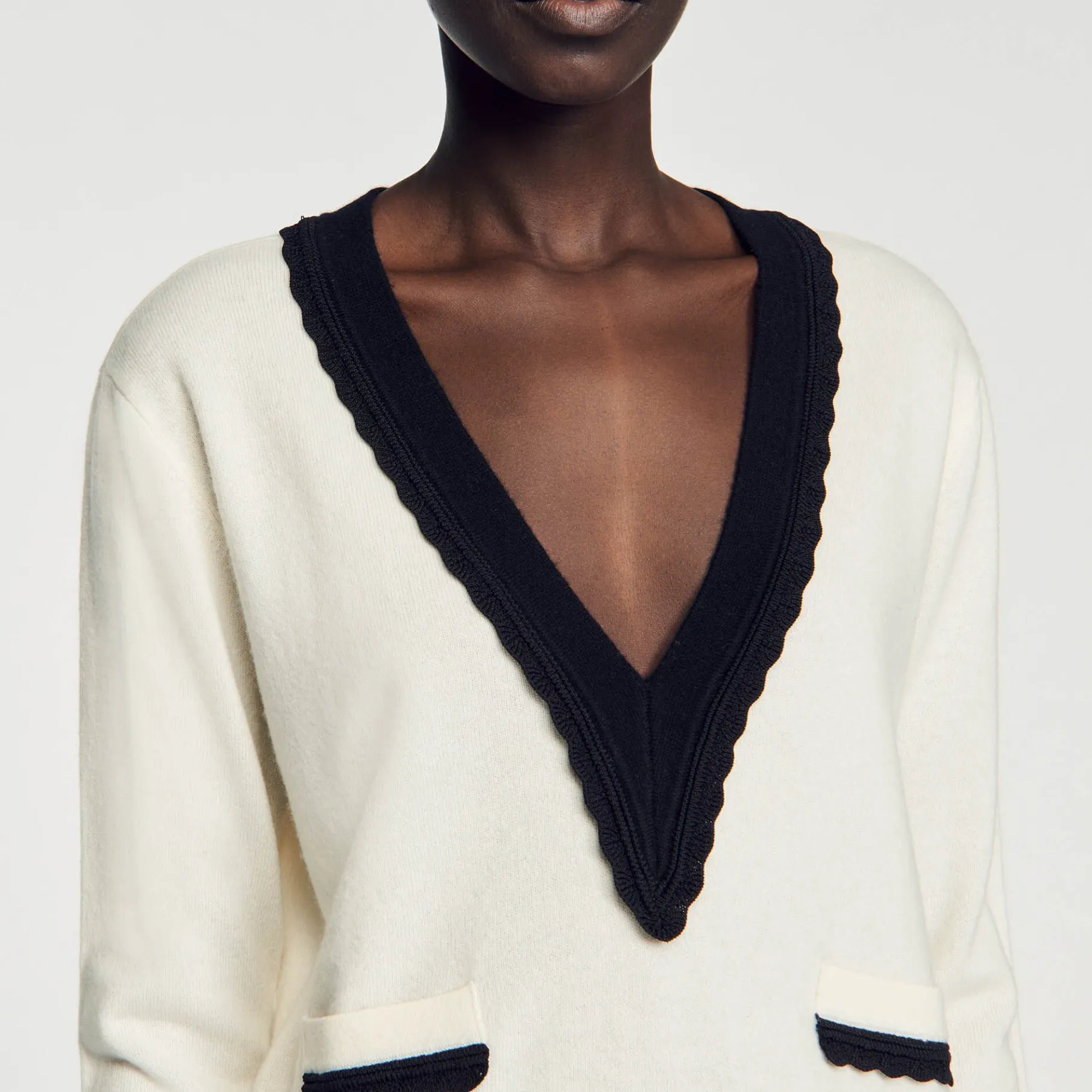Hot SANDRO Pull Col V Bicolore En Laine Ecru