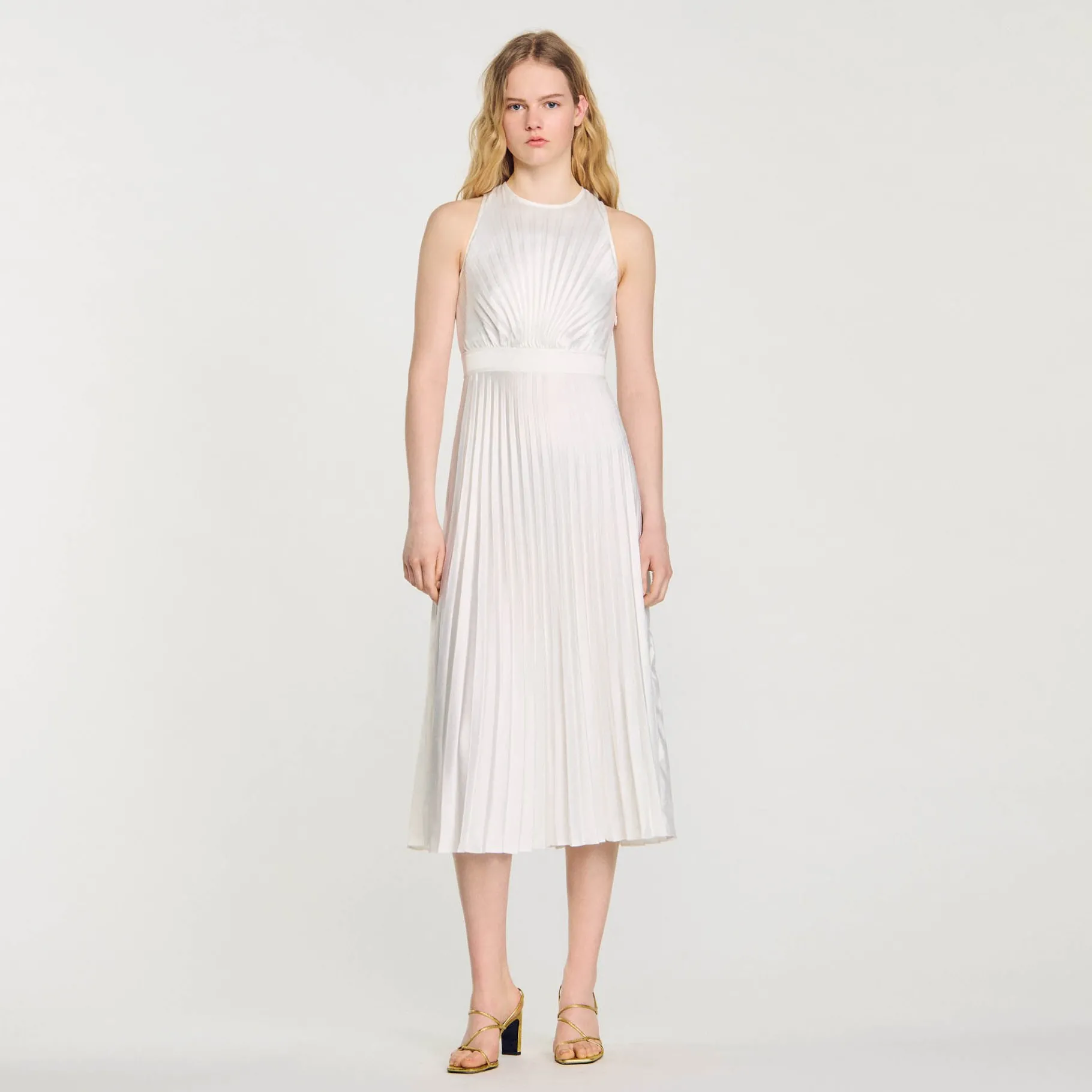 Shop SANDRO Robe Longue Plissée Ecru