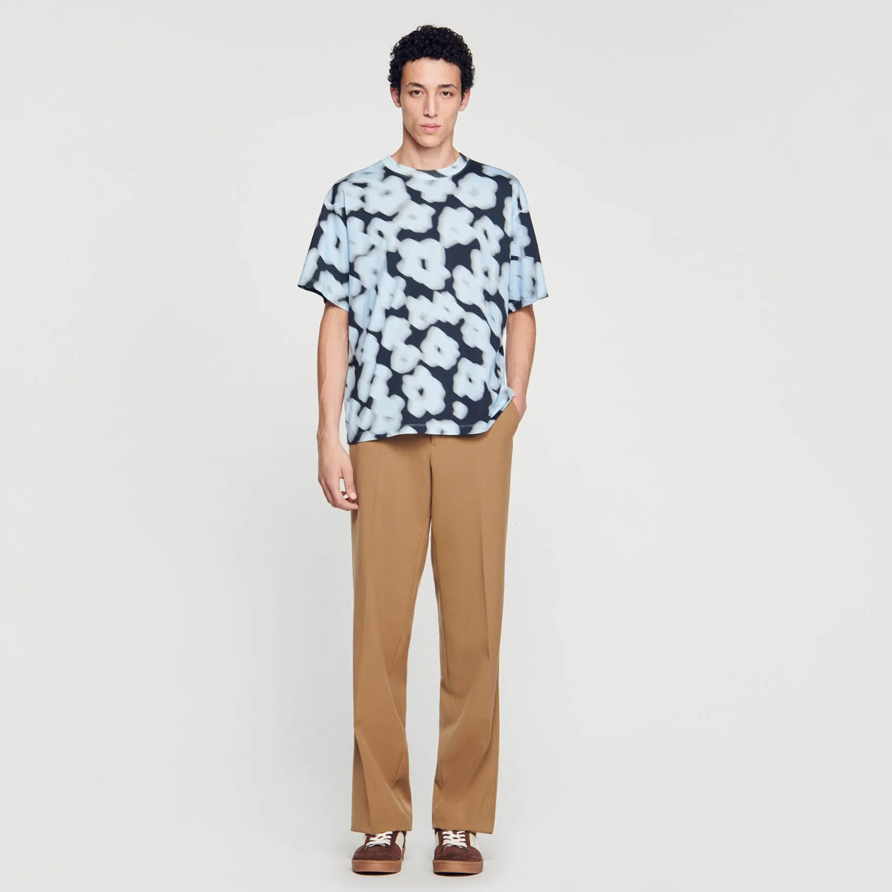 Online SANDRO Tee-shirt En Coton Imprimé Fleurs Floues Bleu